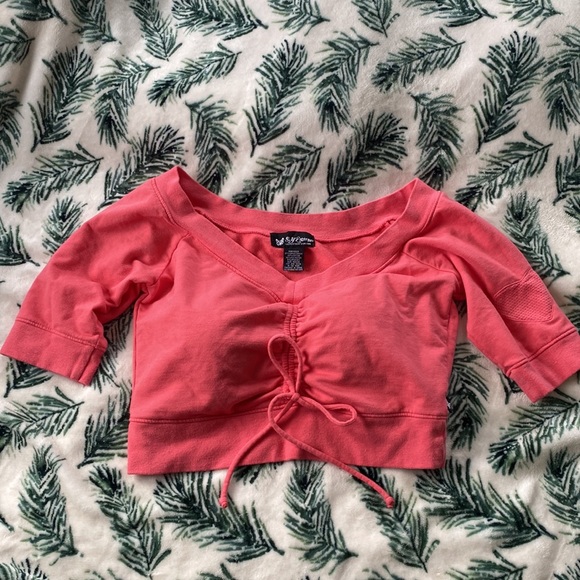 Short sleeve pink crop top, cute and unique - Picture 2 of 7